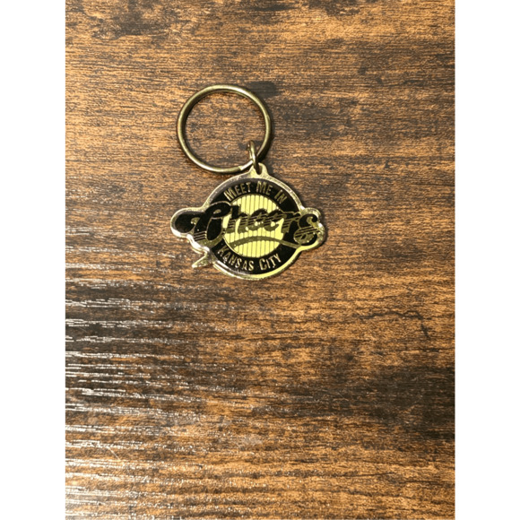 Vintage Cheers Bar “Meet Me in Kansas City” Black Metal Keychain - Picture 3 of 8